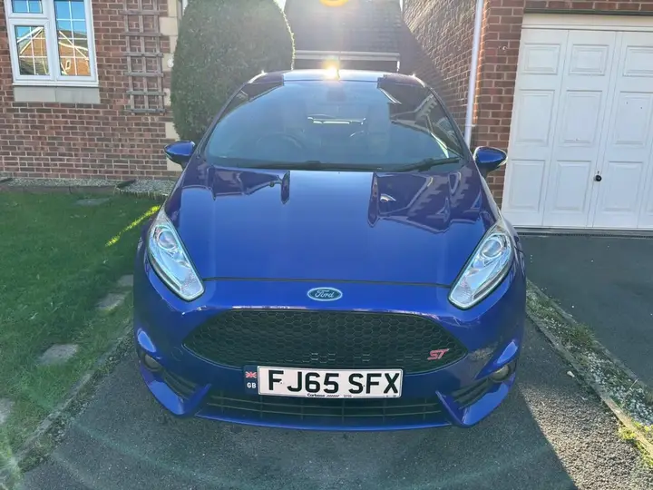 Ford Fiesta 2015 photo 2