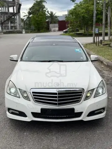 Mercedes-Benz E300