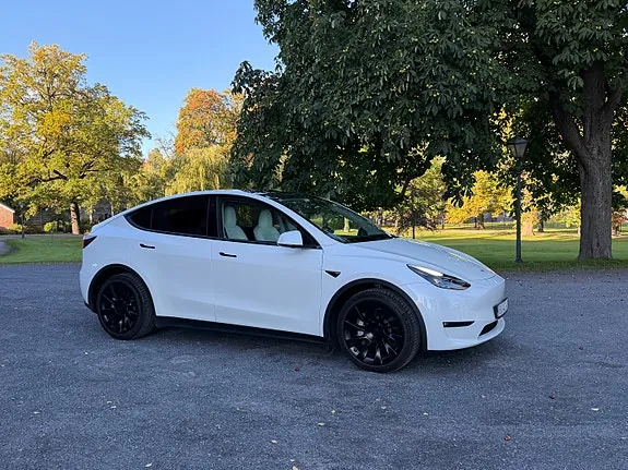 Tesla Model Y 2024 photo 3
