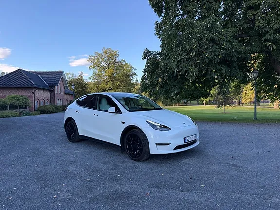 Tesla Model Y 2024 photo 2