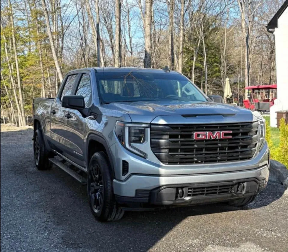 GMC Sierra 2025 photo 2