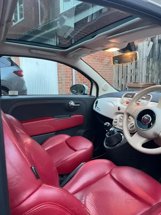 Fiat 500 Lounge 2010 photo 2