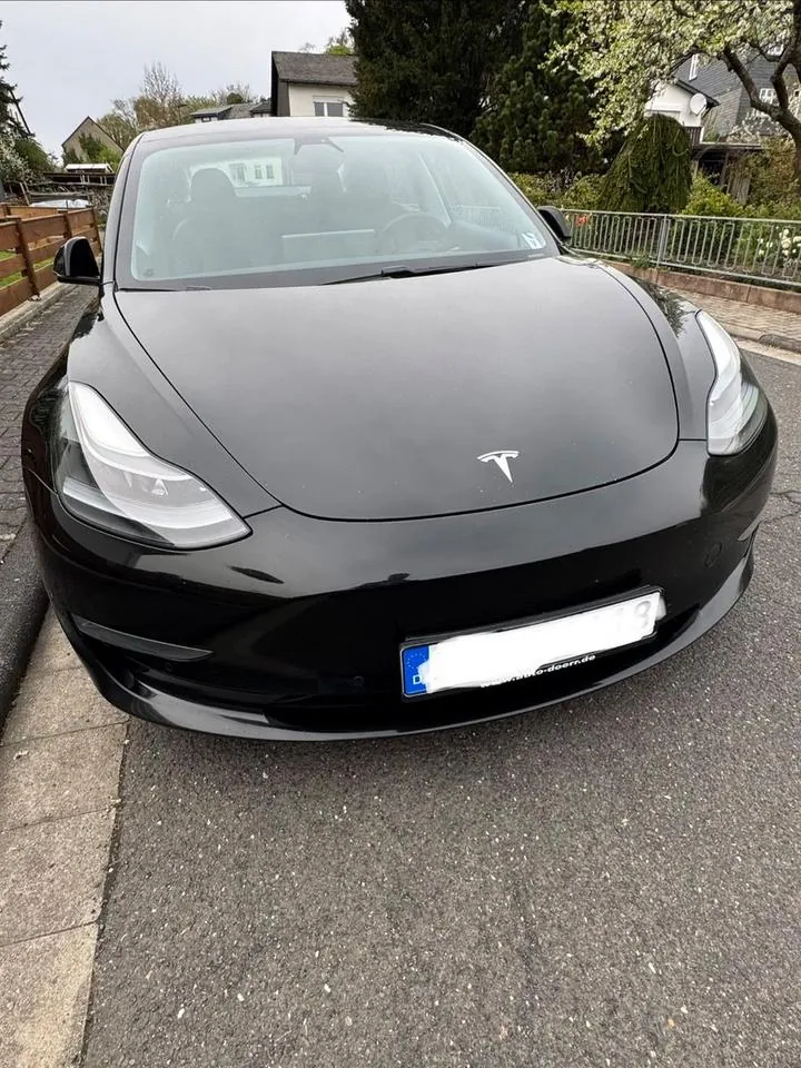 Tesla Model 3 Performance