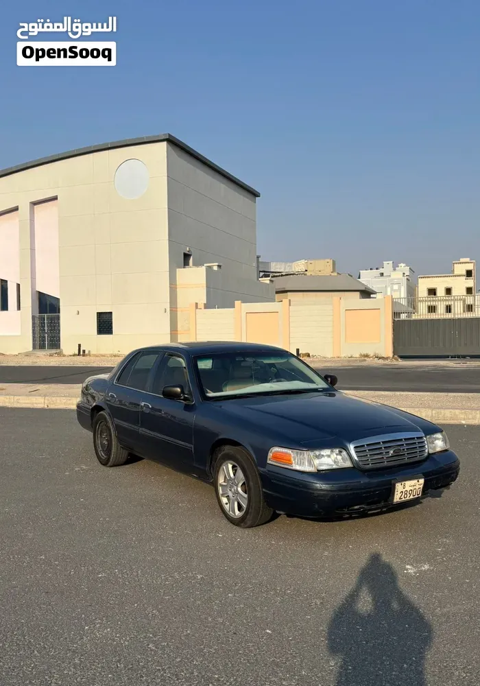 Ford Crown Victoria 2010 photo 5