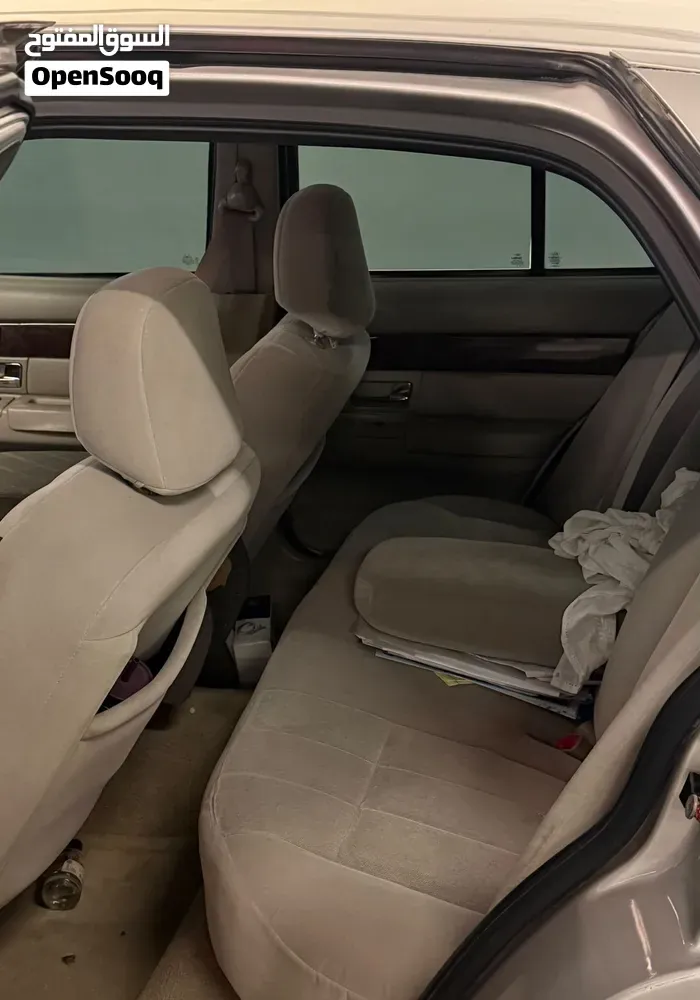 Ford Crown Victoria 2010 photo 2