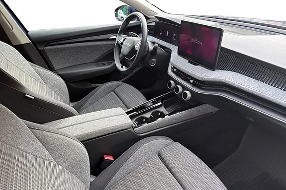 Skoda Superb 2025 photo 5