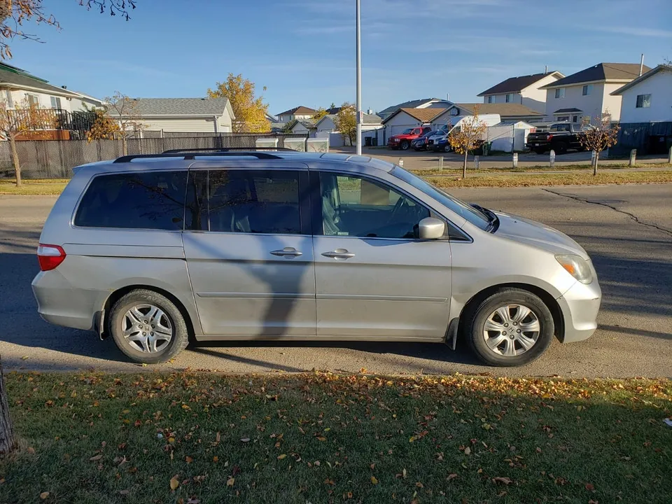 Honda Odyssey 2007 photo 2