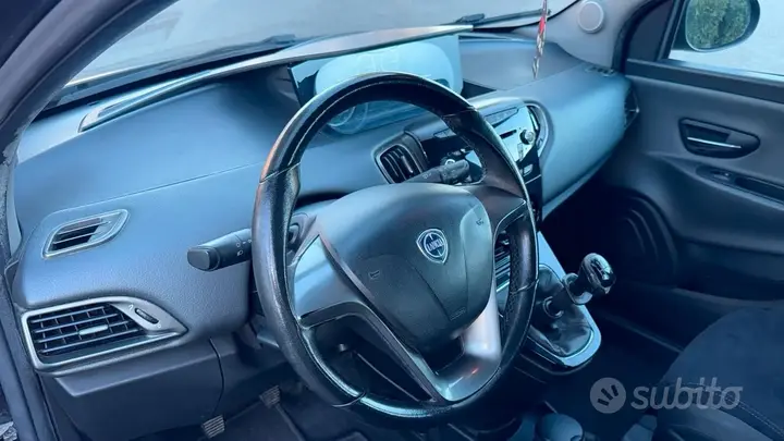 Lancia Ypsilon 2014 photo 2