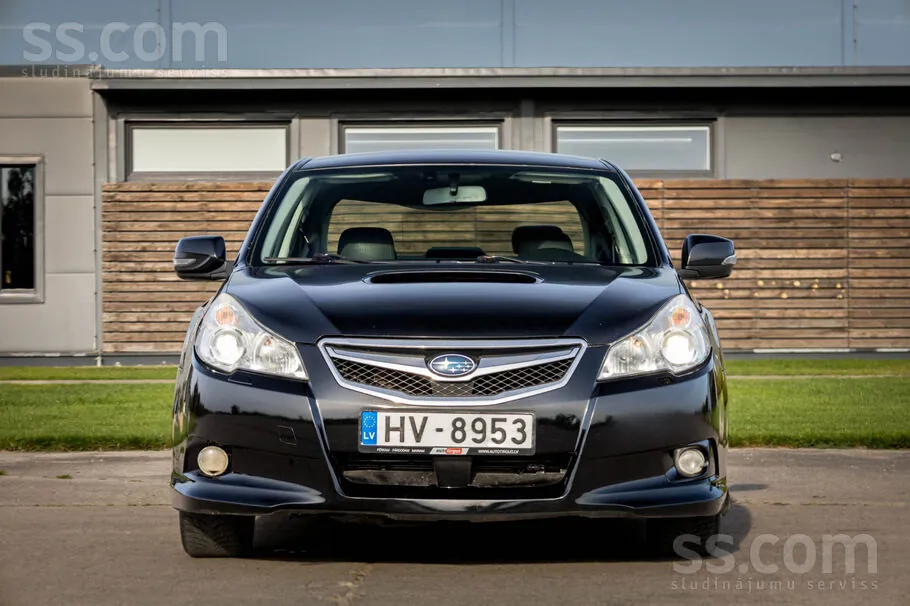 Subaru Legacy 2012 photo 2