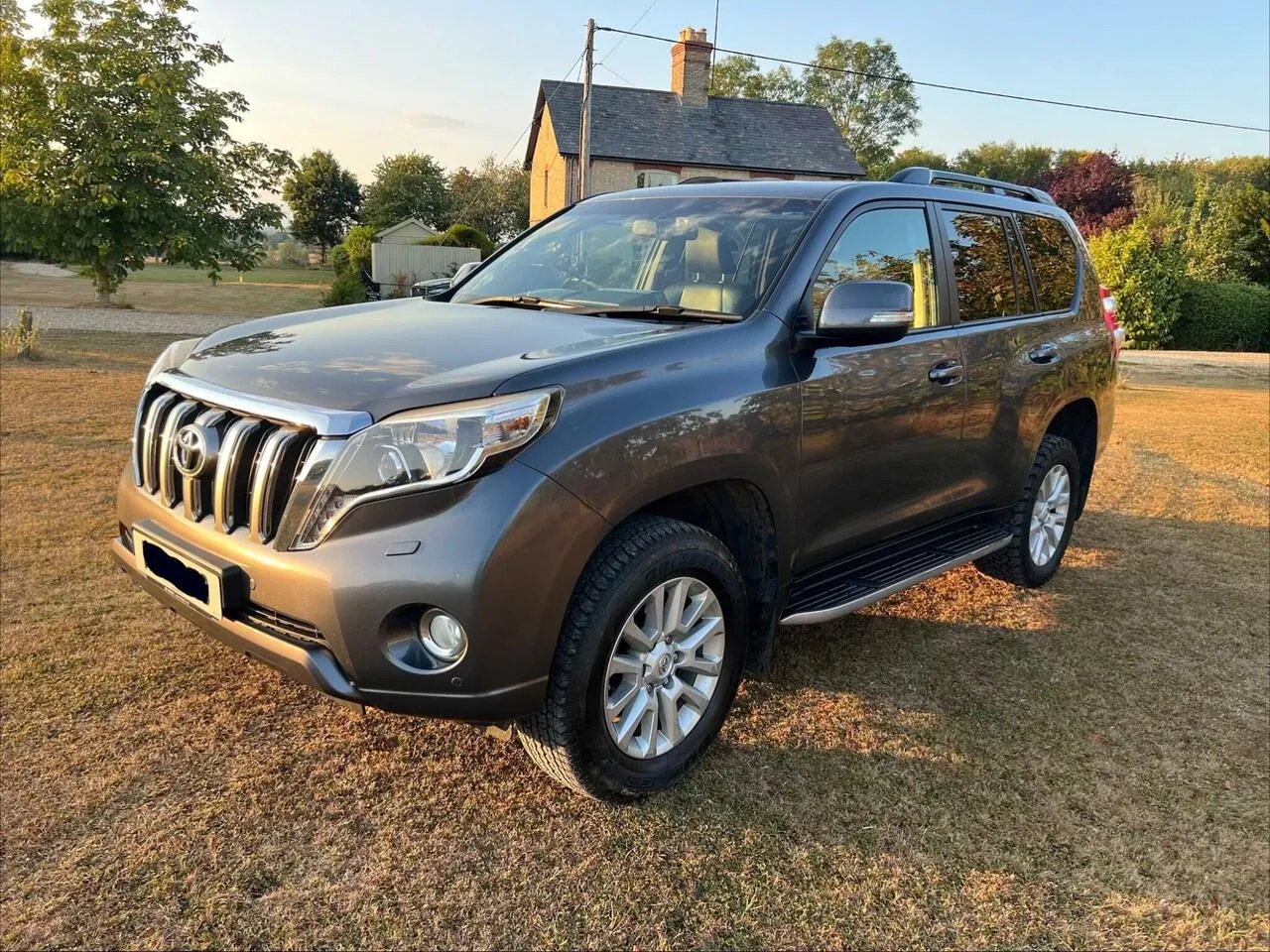 Toyota Land Cruiser 2014 photo 2