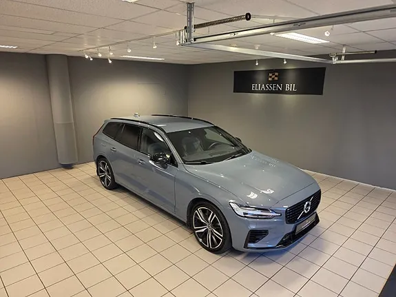 Volvo V60 2022 photo 2