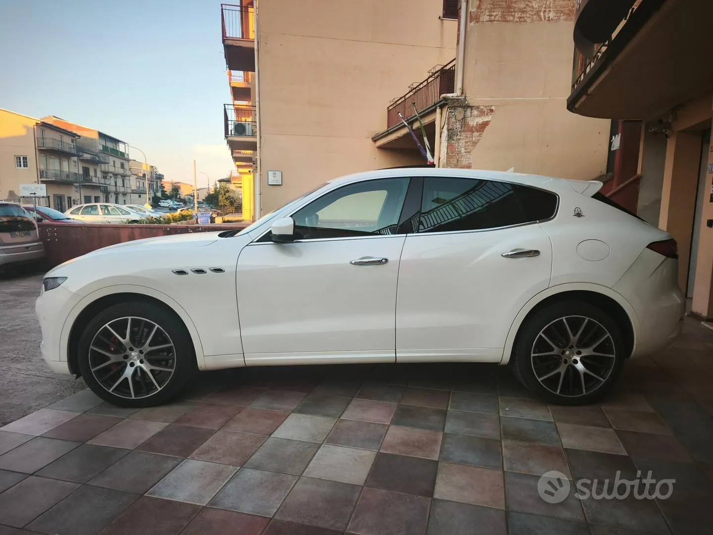 Maserati Levante 2017 photo 5