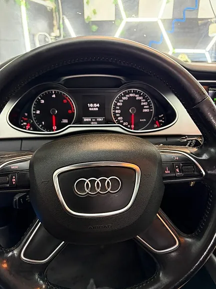 Audi A4 2014 photo 2