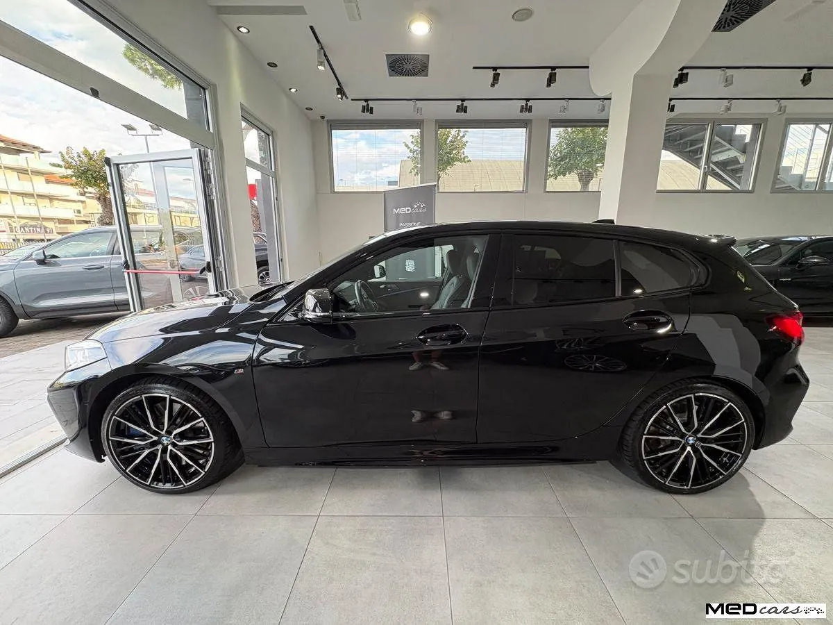 BMW M135I 2021 photo 4