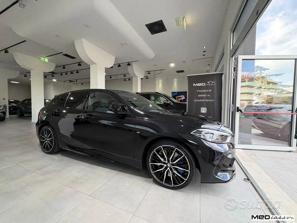 BMW M135I 2021 photo 2