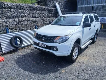 Mitsubishi Triton 2017 photo 2