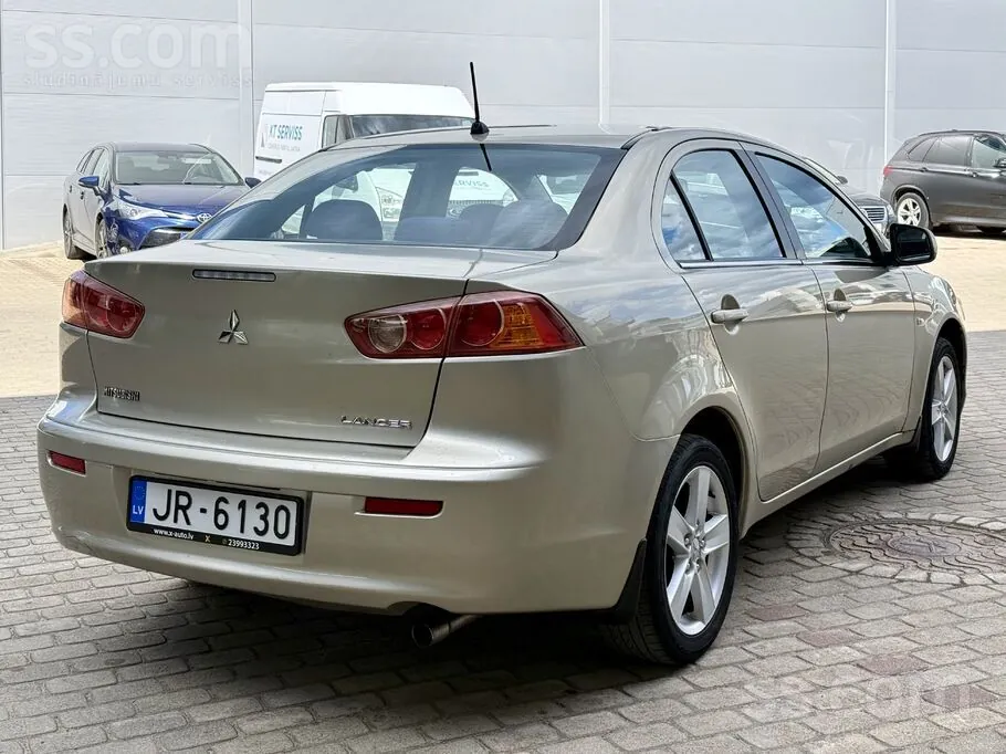Mitsubishi Lancer 2010 photo 4