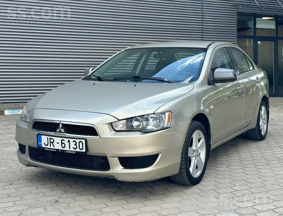 Mitsubishi Lancer 2010 photo 2