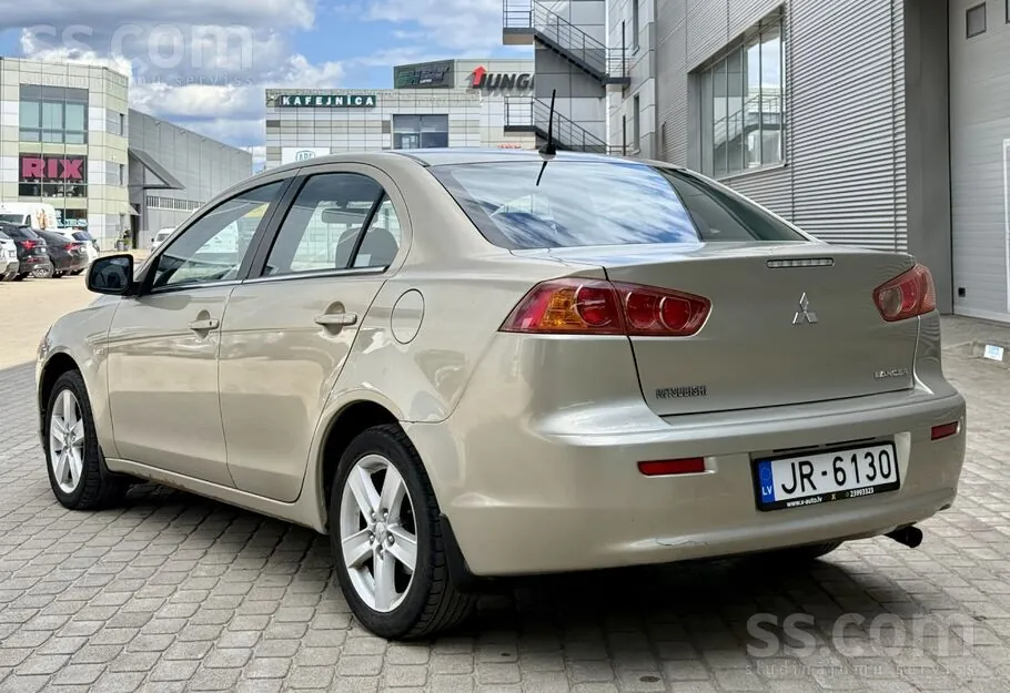 Mitsubishi Lancer 2010 photo 3