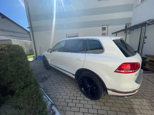 Volkswagen Touareg 2015 photo 4