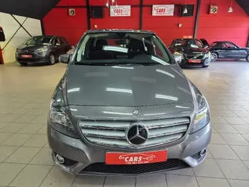 Mercedes-Benz B180 2012 photo 2
