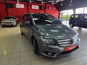 Mercedes-Benz B180