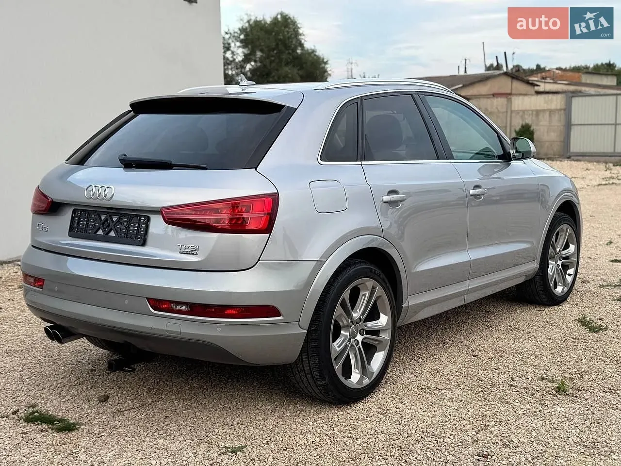 Audi Q3 2018 photo 2