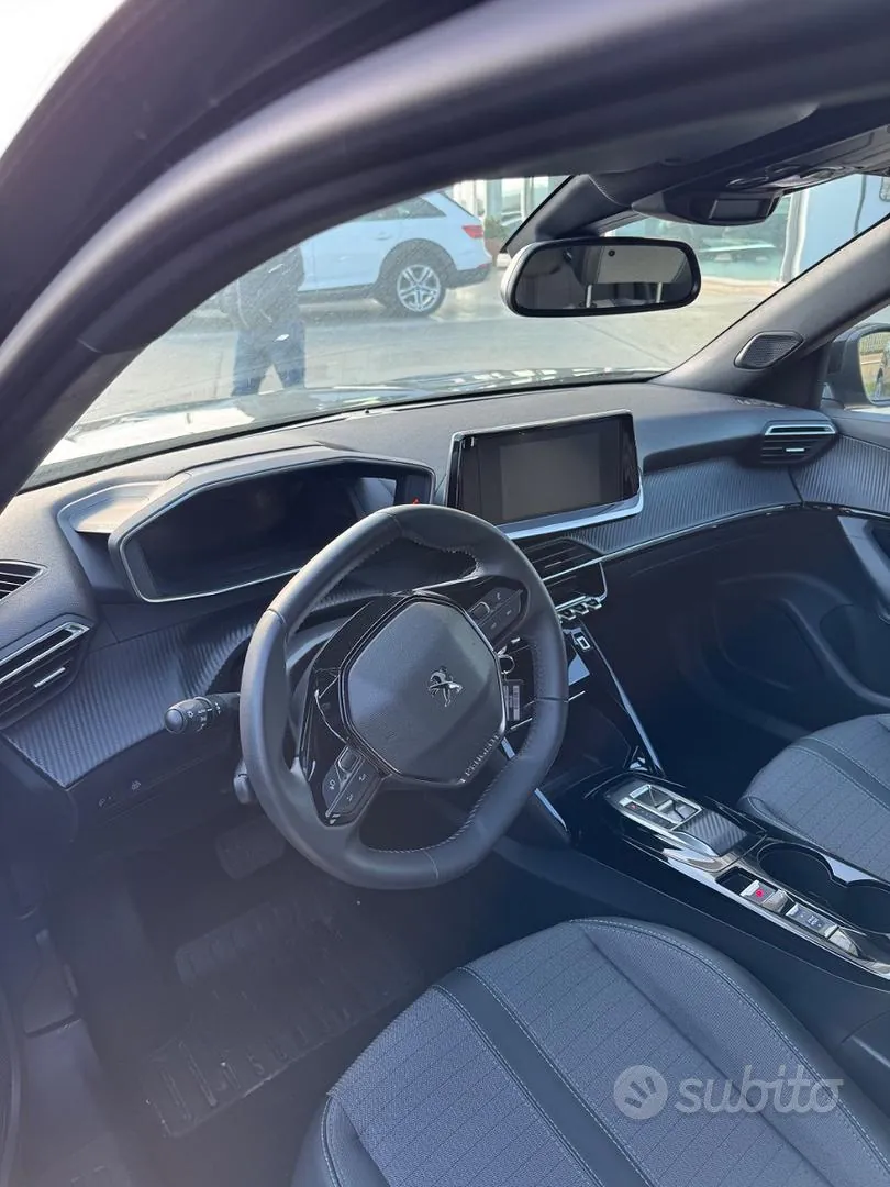 Peugeot 2008 2023 photo 5