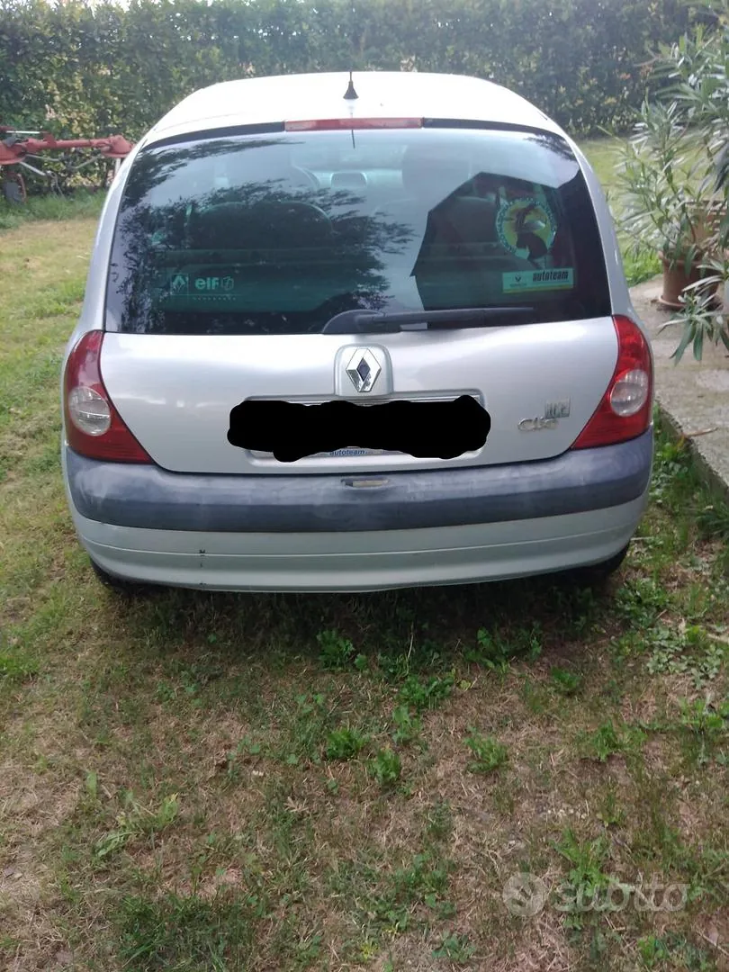 Renault Clio 2004 photo 2