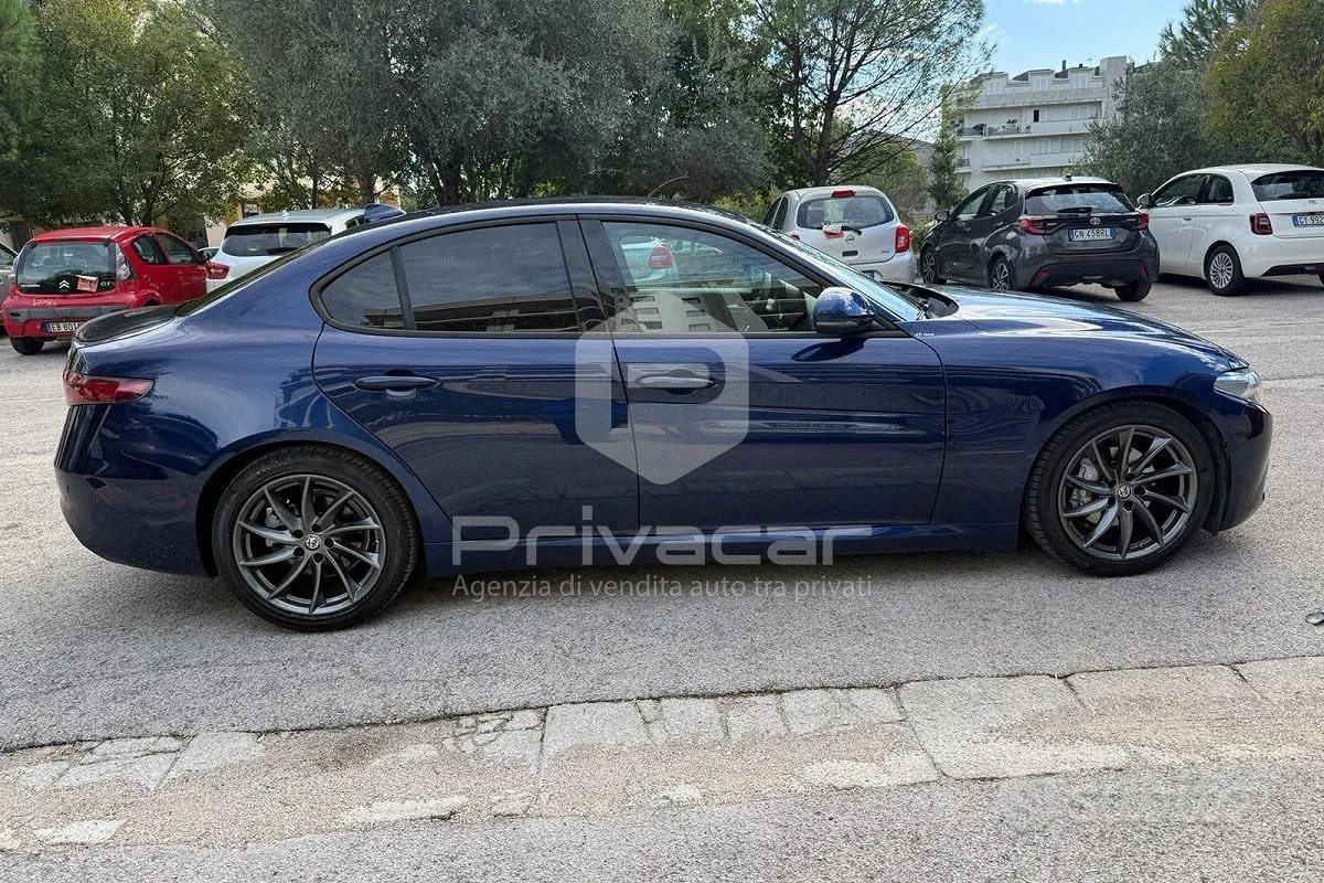Alfa Romeo Giulia 2017 photo 4