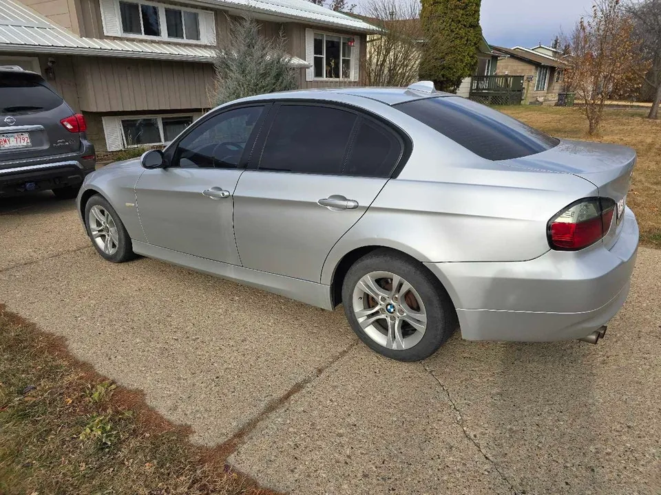 BMW 323I 2007 photo 2