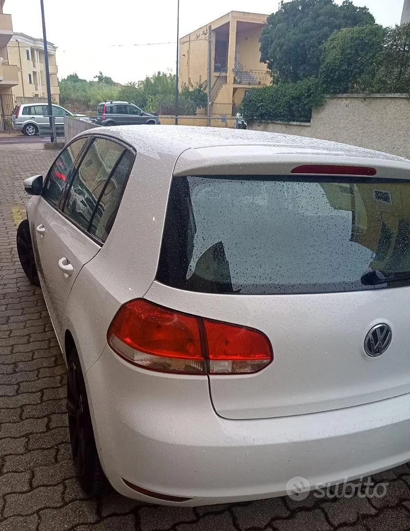 Volkswagen Golf 2010 photo 5