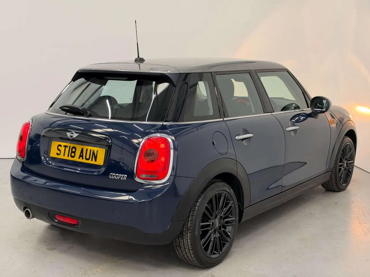 Mini Hatch 2018 photo 3