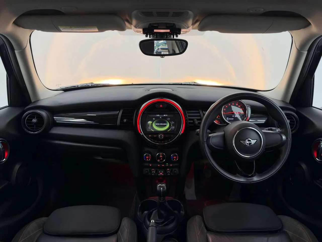 Mini Hatch 2018 photo 2