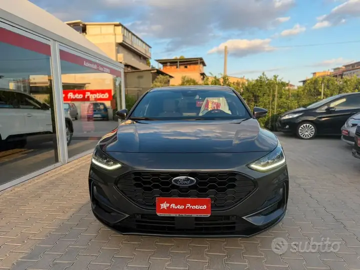 Ford Focus 2023 photo 2