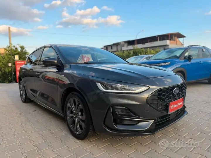 Ford Focus 2023 photo 3