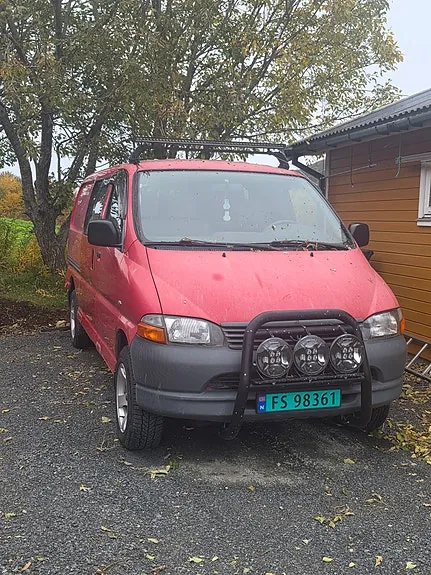 Toyota Hiace 2003 photo 2