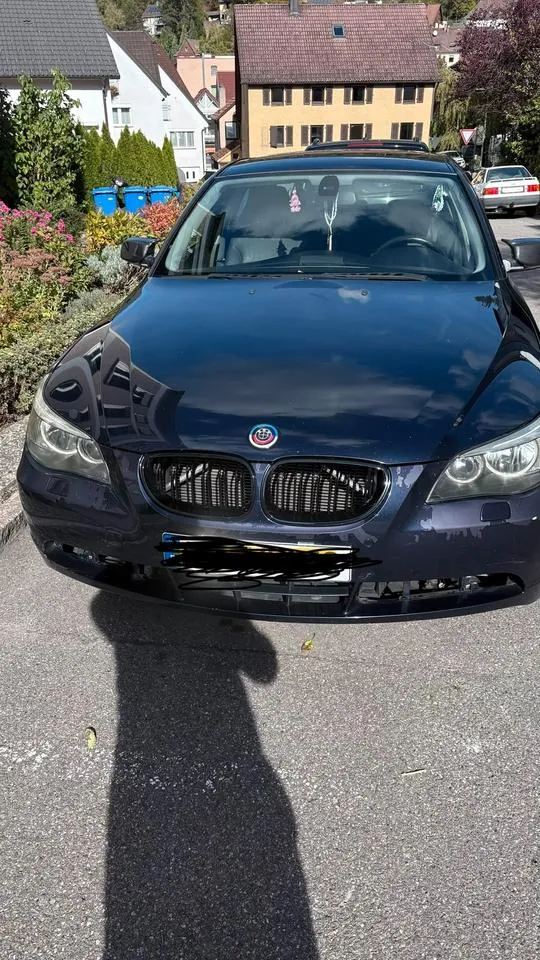 BMW 523I