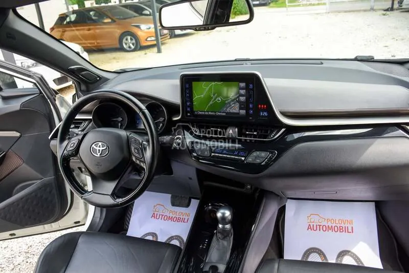 Toyota C-Hr 2017 photo 2