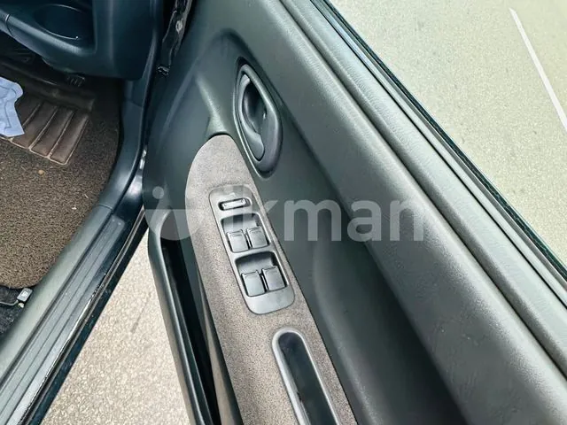 Suzuki Swift 2005 photo 4