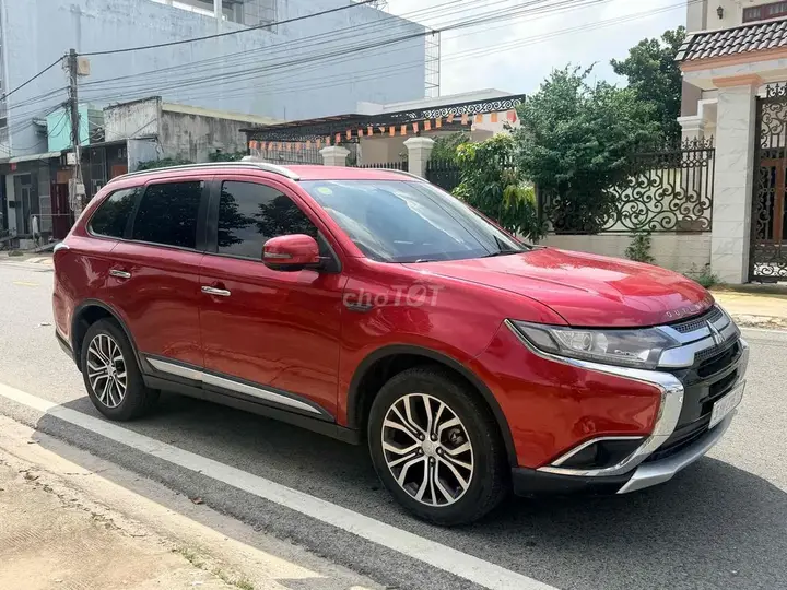 Mitsubishi Outlander 2019 photo 2