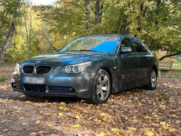 BMW 520I