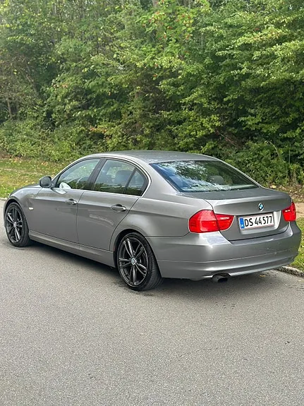 BMW 318I 2009 photo 5