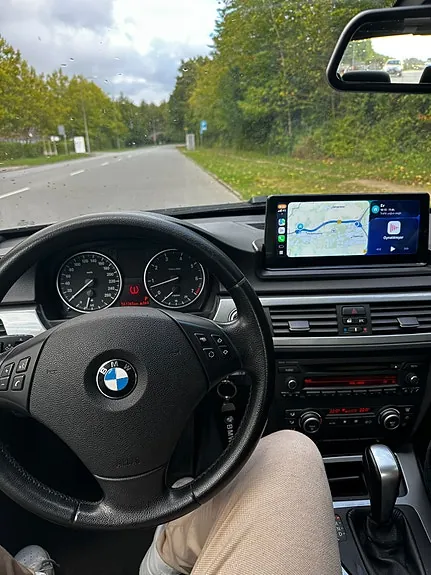 BMW 318I 2009 photo 4