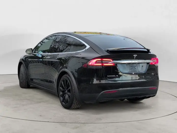 Tesla Model X 2017 photo 4