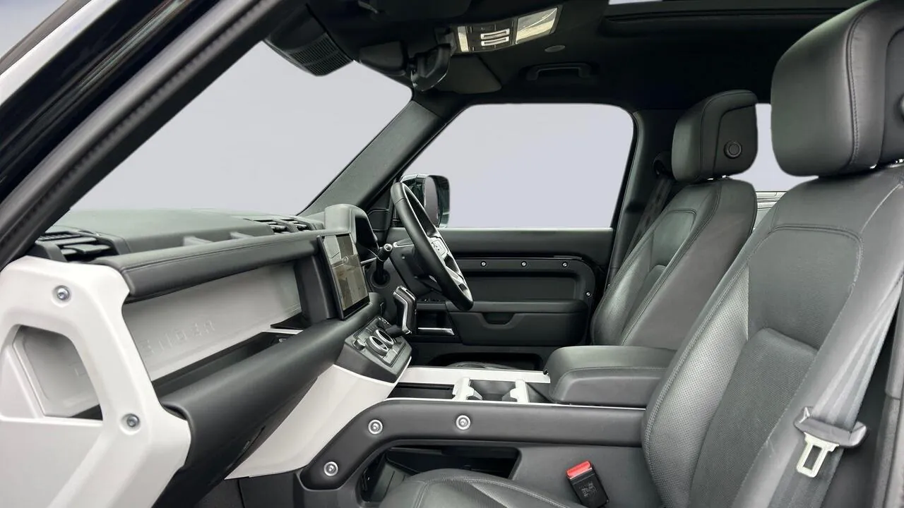 Land Rover Defender 2025 photo 3