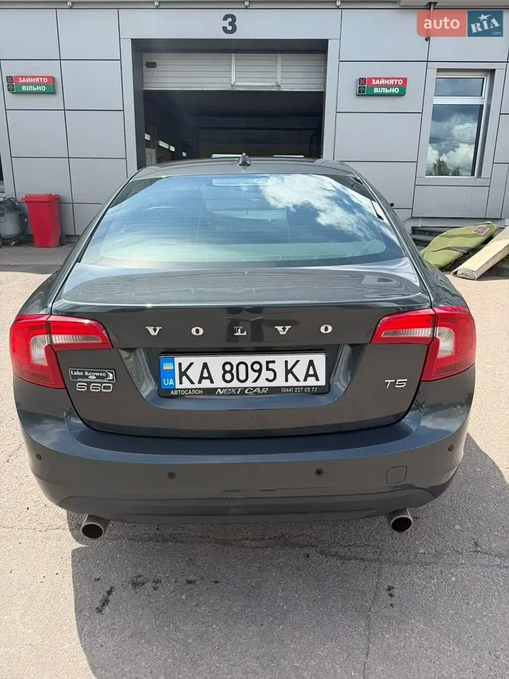 Volvo S60 2011 photo 4
