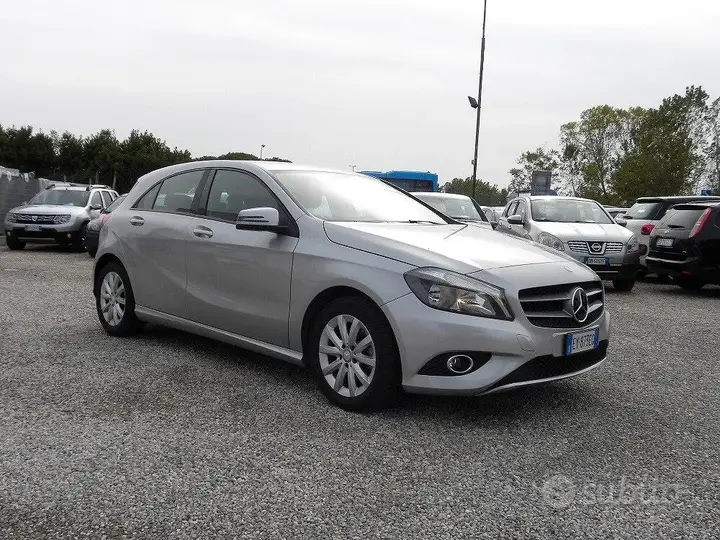 Mercedes-Benz A 2015 photo 2