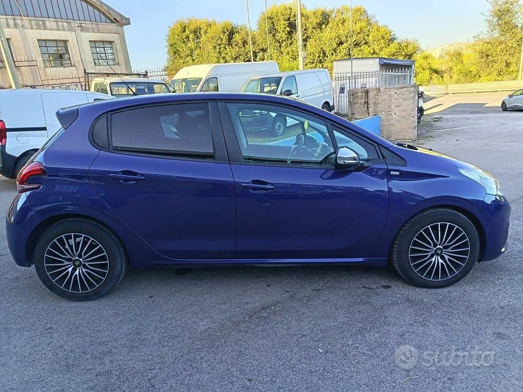 Peugeot 208 2016 photo 5