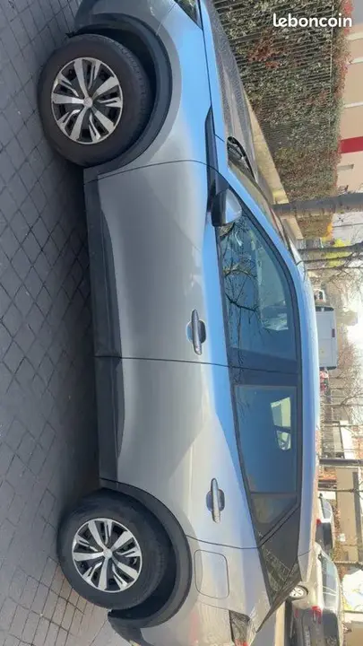 Peugeot 2008 2021 photo 3